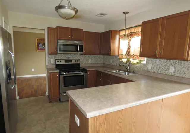 Photo 3 of Single family home for sale at 136 Shawnmoor Ln, Gaston, SC 29053 | MLS# 26027190 | Listing updated on 2026-10-11