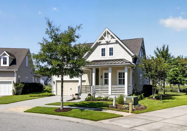 Photo 2 of Sale Pending at 1533 Billington Dr, Mount Pleasant, SC 29466 | MLS# 26025127 | Listing updated on 2026-09-20