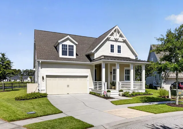 Photo 3 of Sale Pending at 1533 Billington Dr, Mount Pleasant, SC 29466 | MLS# 26025127 | Listing updated on 2026-09-20