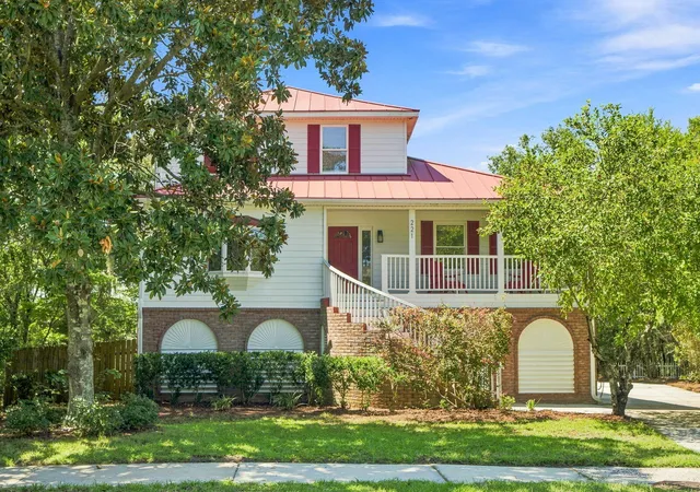 Photo 1 of Single family home for sale at 221 Marsh Oaks Dr, Charleston, SC 29407 | MLS# 26025442 | Listing updated on 2026-09-10