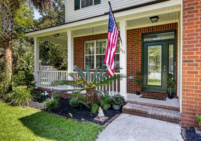 Photo 2 of Single family home for sale at 111 Bonneau Ct, Summerville, SC 29485 | MLS# 26026082 | Listing updated on 2026-10-24