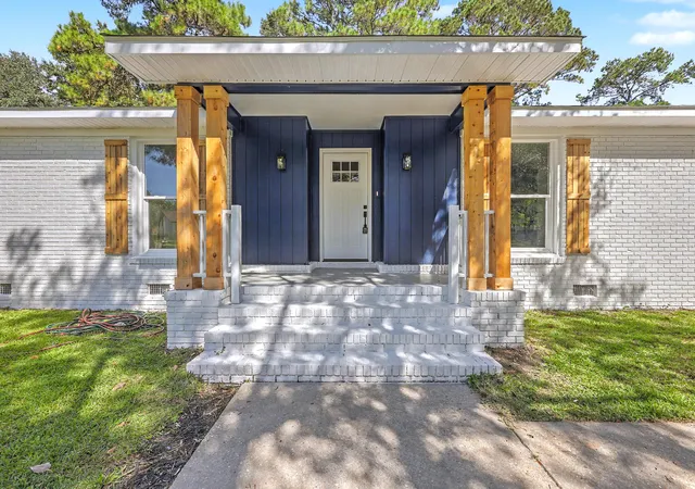 Photo 4 of Single family home for sale at 103 Sandtrap Rd, Summerville, SC 29483 | MLS# 26029493 | Listing updated on 2026-10-29