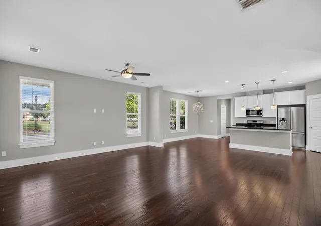 Photo 4 of Single family home for sale at 203 Gnarly Oak Ln, Summerville, SC 29485 | MLS# 26025266 | Listing updated on 2026-09-17
