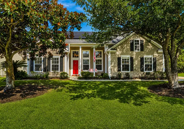 Photo 1 of Single family home for sale at 2081 Bancroft Ln, Mount Pleasant, SC 29466 | MLS# 26024986 | Listing updated on 2026-09-06