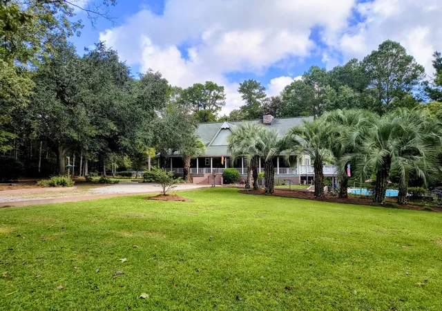 Photo 2 of Single family home for sale at 219 Ridge Lake Dr, Summerville, SC 29483 | MLS# 26026452 | Listing updated on 2026-10-12