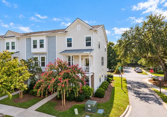 Photo 1 of Townhouse for sale at 119 Rowans Crk Dr, Charleston, SC 29492 | MLS# 26027336 | Listing updated on 2026-10-10