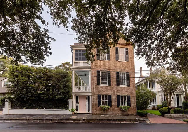Photo 3 of Single family home for sale at 89 Ashley Ave, Charleston, SC 29401 | MLS# 26024757 | Listing updated on 2026-09-17