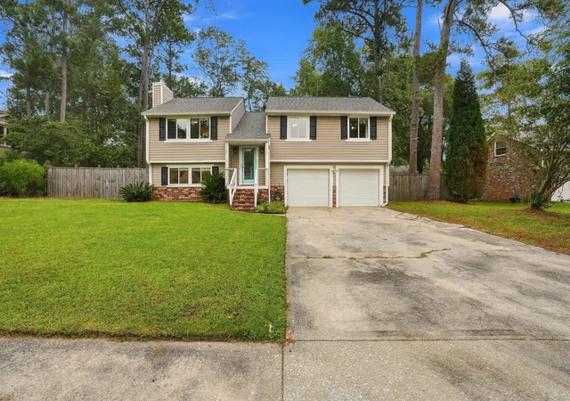 Photo 1 of Single family home for sale at 105 Flicker Ln, Summerville, SC 29485 | MLS# 26026762 | Listing updated on 2026-09-25