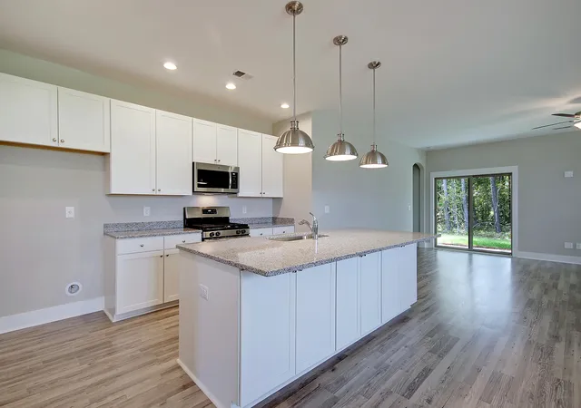 Photo 4 of Single family home for sale at 237 Crk Pointe Dr, Moncks Corner, SC 29461 | MLS# 26025014 | Listing updated on 2026-10-05