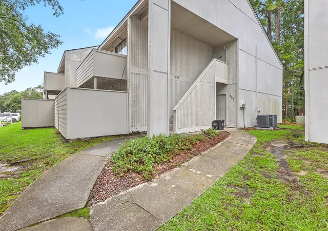Photo 3 of Townhouse for sale at 806 Greenmeadow Dr, Goose Creek, SC 29445 | MLS# 26024999 | Listing updated on 2026-09-30