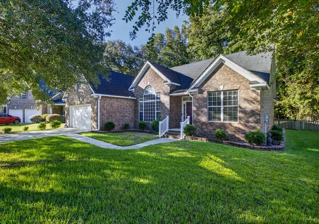 Photo 2 of Single family home for sale at 5112 Tinston Ct, Summerville, SC 29485 | MLS# 26027414 | Listing updated on 2026-10-07