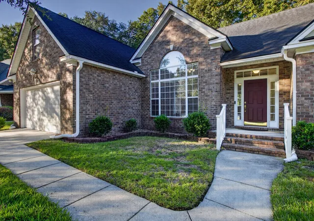 Photo 3 of Single family home for sale at 5112 Tinston Ct, Summerville, SC 29485 | MLS# 26027414 | Listing updated on 2026-10-07