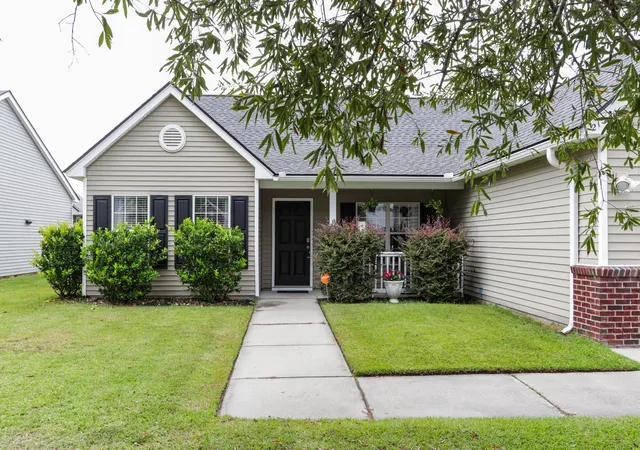 Photo 1 of Single family home for sale at 213 Dovetail Cir, Summerville, SC 29483 | MLS# 26027825 | Listing updated on 2026-10-08
