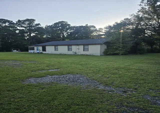 Photo 1 of Single family home for sale at 608 E Richardson Ave, Summerville, SC 29485 | MLS# 26024878 | Listing updated on 2026-09-15
