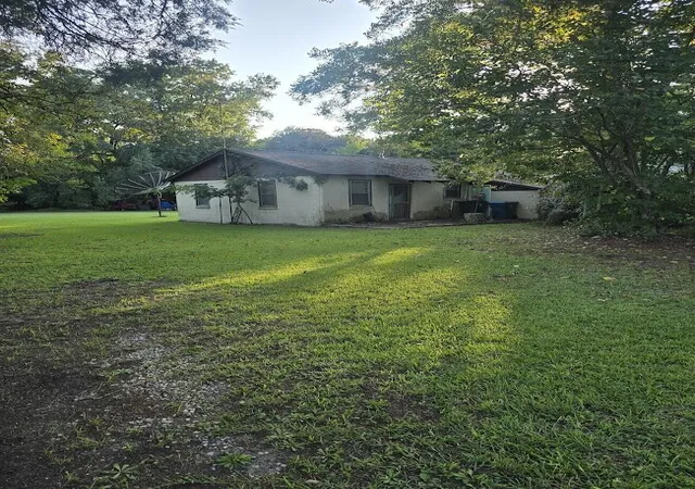 Photo 3 of Single family home for sale at 608 E Richardson Ave, Summerville, SC 29485 | MLS# 26024878 | Listing updated on 2026-09-15
