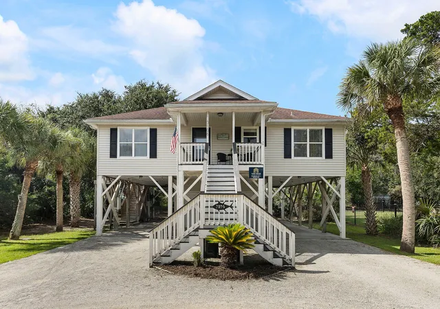 Photo 3 of Single family home for sale at 3106 Myrtle St, Edisto Island, SC 29438 | MLS# 26026554 | Listing updated on 2026-09-28