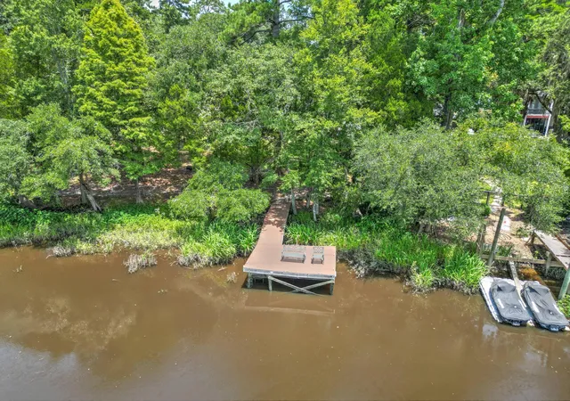 Photo 2 of Single family home for sale at 208 Shaftesbury Ln, Summerville, SC 29485 | MLS# 26025538 | Listing updated on 2026-09-11