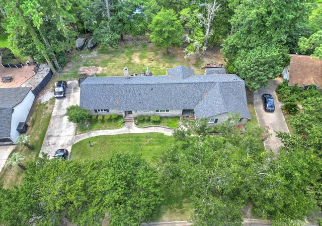 Photo 3 of Single family home for sale at 208 Shaftesbury Ln, Summerville, SC 29485 | MLS# 26025538 | Listing updated on 2026-09-11