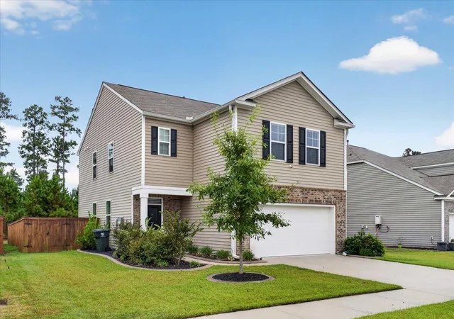 Photo 3 of Single family home for sale at 225 Sedona Dr, Summerville, SC 29486 | MLS# 26028089 | Listing updated on 2026-10-12