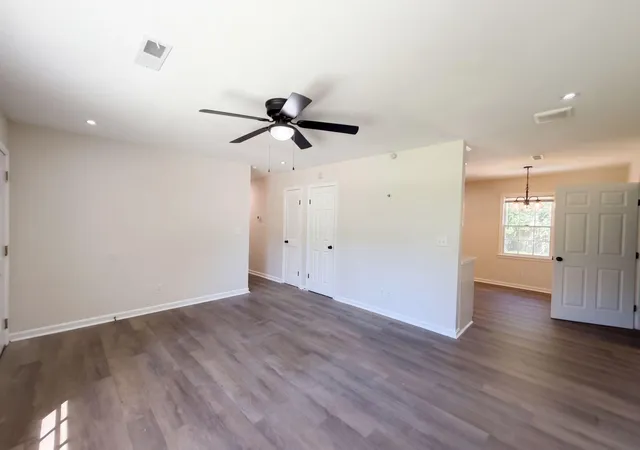 Photo 3 of Single family home for sale at 143 Dorchester Manor Blvd, North Charleston, SC 29420 | MLS# 26027056 | Listing updated on 2026-10-23