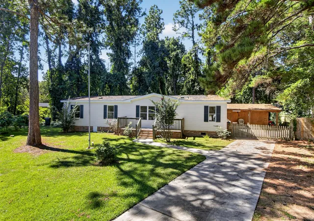 Photo 3 of Manufactured home for sale at 131 Blackberry Ln, Summerville, SC 29483 | MLS# 26026711 | Listing updated on 2026-09-29