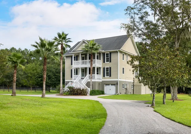 Photo 4 of Single family home for sale at 1389 Polly Point Rd, Wadmalaw Island, SC 29487 | MLS# 26025256 | Listing updated on 2026-09-08