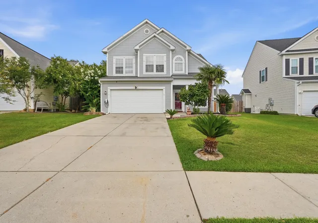 Photo 2 of Single family home for sale at 102 Tandil Ct, Summerville, SC 29483 | MLS# 26026986 | Listing updated on 2026-10-10