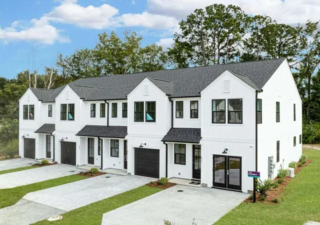Photo 1 of Townhouse for sale at 5101 Buggs Ln, Summerville, SC 29485 | MLS# 26025310 | Listing updated on 2026-09-08