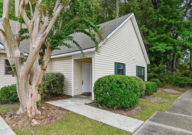 Photo 1 of Townhouse for sale at 905 Burnley Rd #Unit D, Charleston, SC 29414 | MLS# 26027410 | Listing updated on 2026-10-16