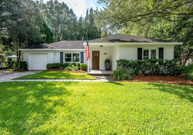 Photo 1 of Single family home for sale at 1325 Saint Clair Dr, Charleston, SC 29407 | MLS# 26025721 | Listing updated on 2026-09-17