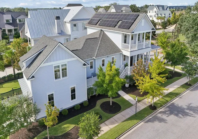 Photo 4 of Single family home for sale at 305 Apprentice St, Daniel Island, SC 29492 | MLS# 26025619 | Listing updated on 2026-09-11