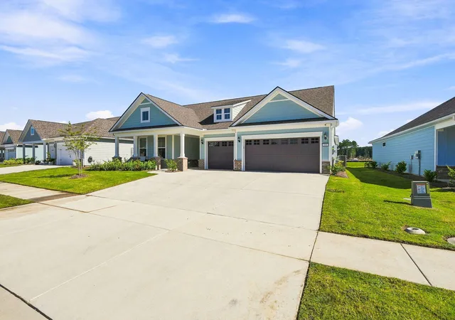 Photo 3 of Single family home for sale at 532 Pink Lily Ln, Summerville, SC 29486 | MLS# 26024935 | Listing updated on 2026-09-14