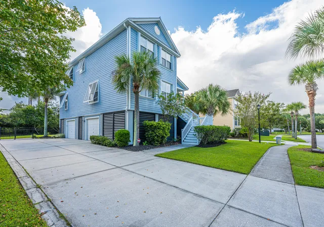 Photo 3 of Single family home for sale at 2306 Sandy Point Ln, Mount Pleasant, SC 29466 | MLS# 26025590 | Listing updated on 2026-09-17