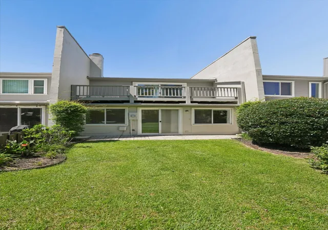 Photo 3 of Townhouse for sale at 1304 Ventura Pl, Mount Pleasant, SC 29464 | MLS# 26025162 | Listing updated on 2026-09-16