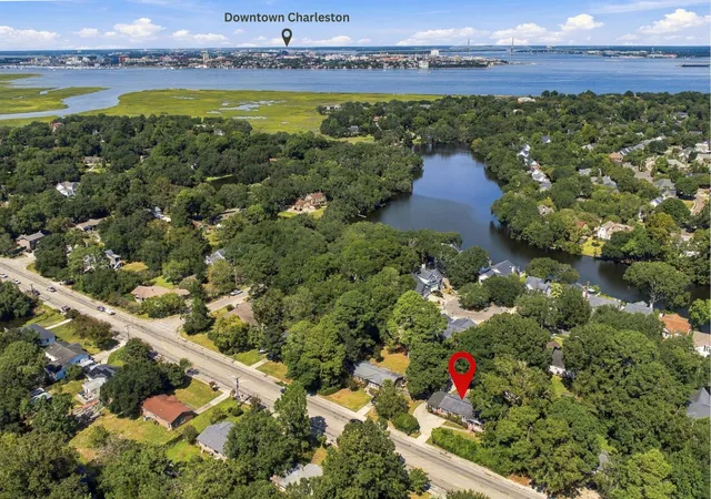 Photo 1 of Single family home for sale at 1052 Harbor View Rd, Charleston, SC 29412 | MLS# 26026456 | Listing updated on 2026-09-25