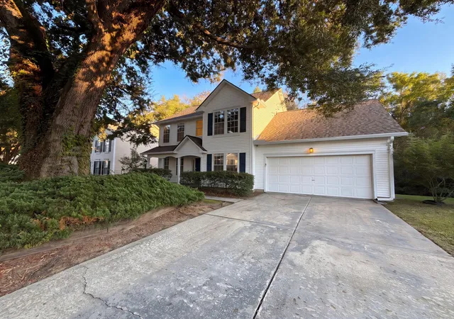 Photo 1 of Single family home for sale at 108 Whaler Rd, Summerville, SC 29485 | MLS# 26027427 | Listing updated on 2026-10-02