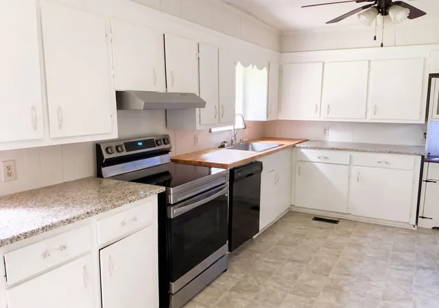 Photo 2 of Single family home for sale at 3417 Beulah Rd, Smoaks, SC 29481 | MLS# 26027008 | Listing updated on 2026-10-07