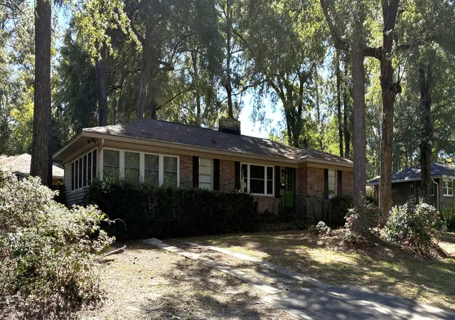 Photo 1 of Single family home for sale at 330 Ashley Dr, Summerville, SC 29485 | MLS# 26028830 | Listing updated on 2026-10-25