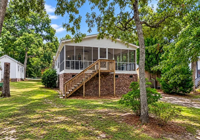 Photo 3 of Manufactured home for sale at 2003 Clubhouse Rd, Summerton, SC 29148 | MLS# 26026637 | Listing updated on 2026-10-08
