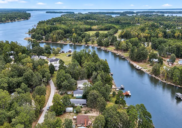 Photo 41 of Manufactured home for sale at 2003 Clubhouse Rd, Summerton, SC 29148 | MLS# 26026637 | Listing updated on 2026-10-08