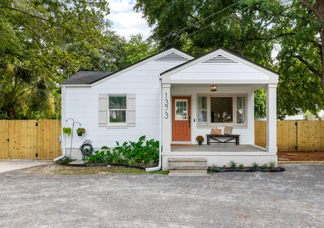 Photo 1 of Single family home for sale at 1373 Sumner Ave, North Charleston, SC 29406 | MLS# 26025240 | Listing updated on 2026-09-09