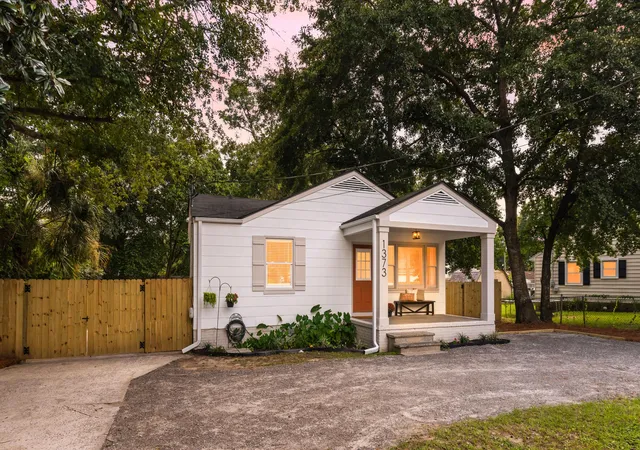 Photo 3 of Single family home for sale at 1373 Sumner Ave, North Charleston, SC 29406 | MLS# 26025240 | Listing updated on 2026-09-09
