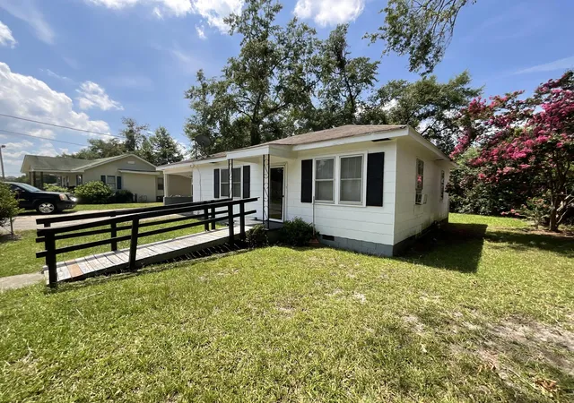 Photo 2 of Single family home for sale at 488 Smoak St, Bamberg, SC 29003 | MLS# 26024729 | Listing updated on 2026-09-01