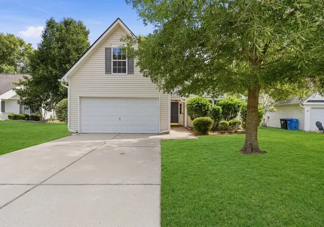 Photo 2 of Single family home for sale at 8620 Hickory Crk Ln, North Charleston, SC 29420 | MLS# 26024862 | Listing updated on 2026-09-14