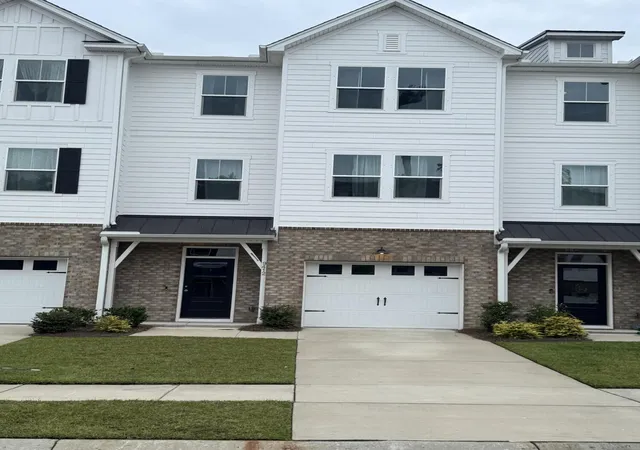 Photo 1 of Townhouse for sale at 9412 Sun Fountain Dr, Summerville, SC 29485 | MLS# 26028039 | Listing updated on 2026-10-10