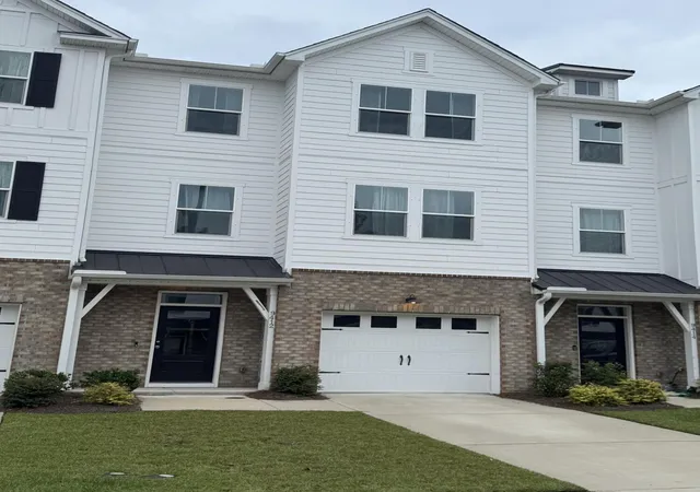 Photo 2 of Townhouse for sale at 9412 Sun Fountain Dr, Summerville, SC 29485 | MLS# 26028039 | Listing updated on 2026-10-10