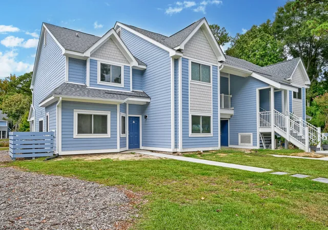 Photo 2 of Townhouse for sale at 858 Catalpa Ct #A, Mount Pleasant, SC 29464 | MLS# 26027277 | Listing updated on 2026-10-04