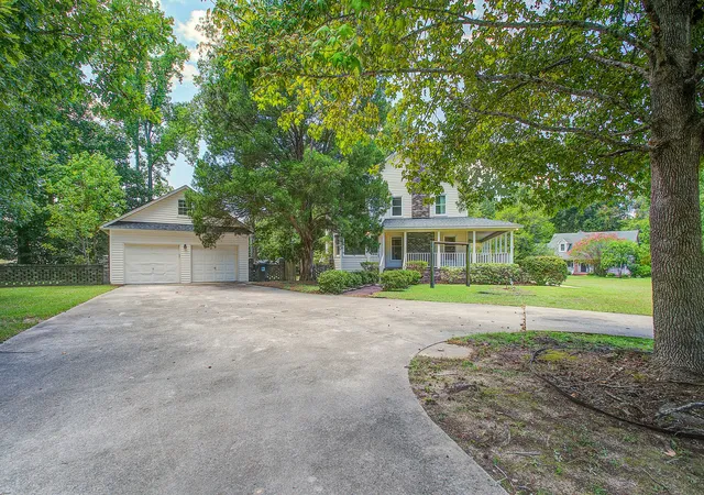 Photo 1 of Single family home for sale at 1300 Limetree Ln, Moncks Corner, SC 29461 | MLS# 26025008 | Listing updated on 2026-10-05