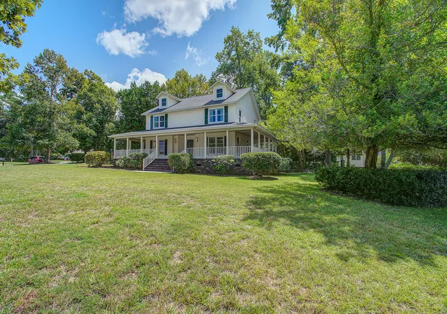 Photo 4 of Single family home for sale at 1300 Limetree Ln, Moncks Corner, SC 29461 | MLS# 26025008 | Listing updated on 2026-10-05