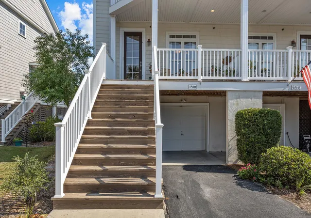 Photo 3 of Townhouse for sale at 1500 Hopeman Ln, Mount Pleasant, SC 29466 | MLS# 26025821 | Listing updated on 2026-09-19